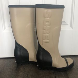 Sorel wedge rain boots
